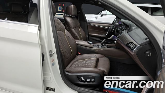BMW 5 Series (G30) 520d xDrive M Sport Package Plus 2018 — фото 10
