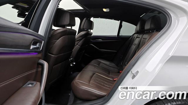 BMW 5 Series (G30) 520d xDrive M Sport Package Plus 2018 — фото 12