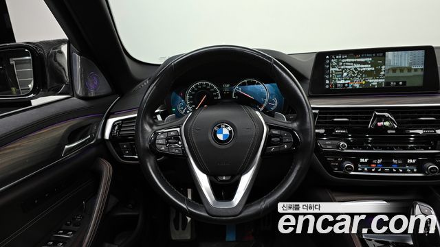 BMW 5 Series (G30) 520d xDrive M Sport Package Plus 2018 — фото 13