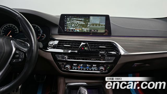 BMW 5 Series (G30) 520d xDrive M Sport Package Plus 2018 — фото 15