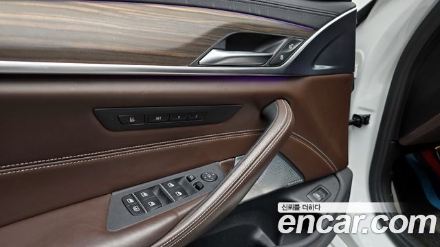 BMW 5 Series (G30) 520d xDrive M Sport Package Plus 2018 — фото 17