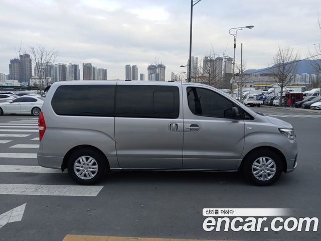 Hyundai Grand Starex Van 5-Seater Smart 2021 — фото 2