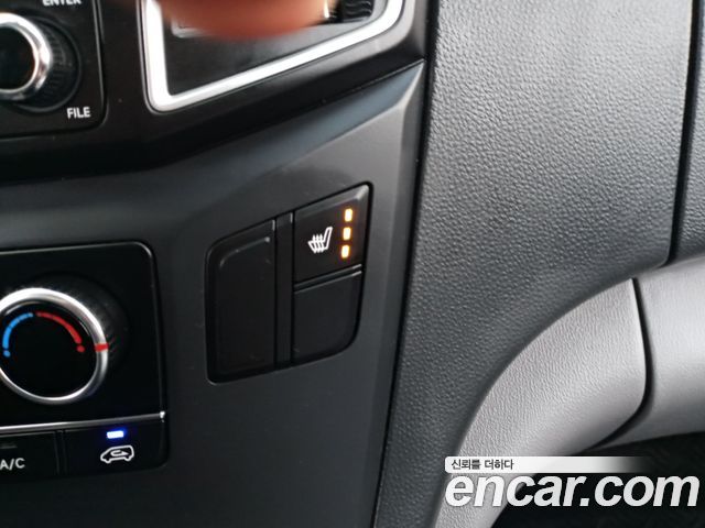 Hyundai Grand Starex Van 5-Seater Smart 2021 — фото 21