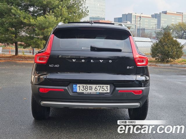 Volvo XC40 B4 Inscription 2021 — фото 4