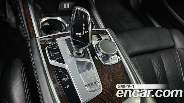 BMW 7 Series (G11) 750Li xDrive Prestige 2016 — фото 9