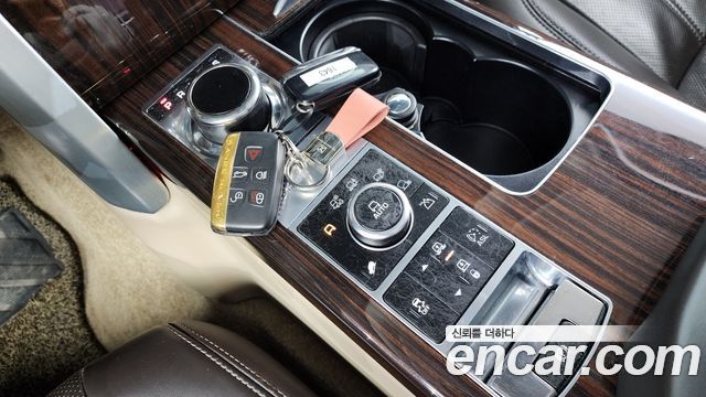 Land Rover Range Rover (IV) 4.4 SDV8 Vogue SE DIESEL 2014 — фото 9