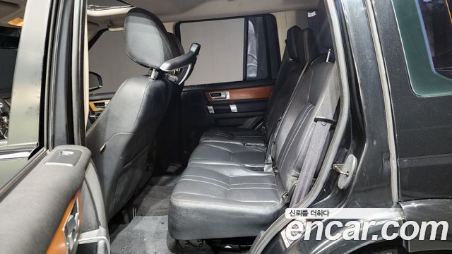 Land Rover Discovery 4 3.0 SDV6 SE 2015 — фото 11