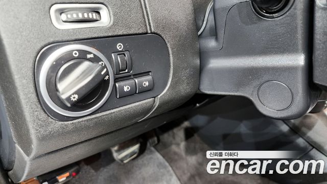 Land Rover Discovery 4 3.0 SDV6 SE 2015 — фото 15