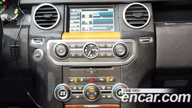 Land Rover Discovery 4 3.0 SDV6 SE 2015 — фото 19