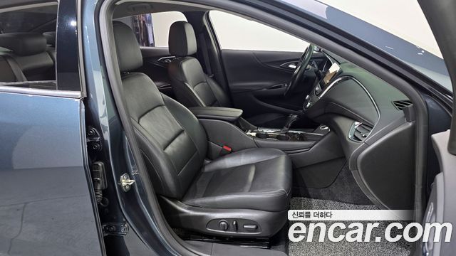 Chevrolet Malibu 2.0 Turbo Premier Special 2019 — фото 12