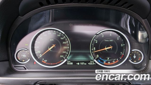 BMW 5 Series (F10) 528i xDrive 2013 — фото 8