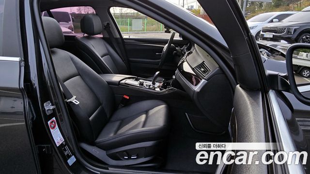 BMW 5 Series (F10) 528i xDrive 2013 — фото 10