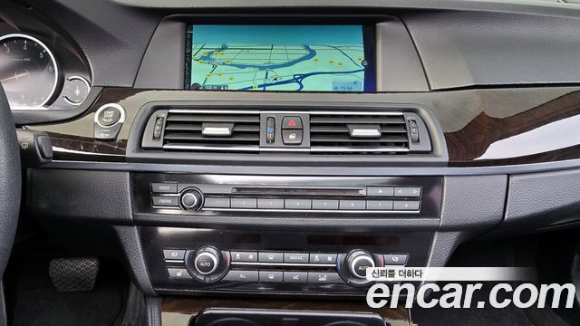 BMW 5 Series (F10) 528i xDrive 2013 — фото 16