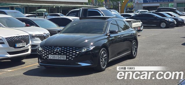 Hyundai Grandeur (IG) 3.0 LPi Rent Car Premium