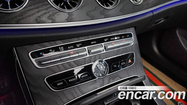 Mercedes-Benz E-Class (W213) E220d Cabriolet 2019 — фото 19