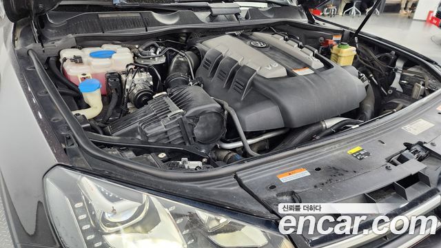 Volkswagen Touareg V6 3.0 TDI Bluemotion 7P5 2013 — фото 6
