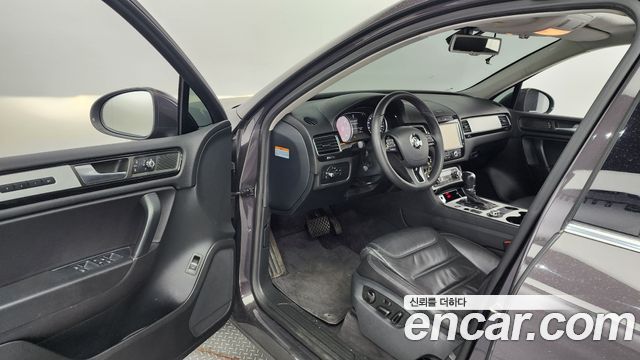 Volkswagen Touareg V6 3.0 TDI Bluemotion 7P5 2013 — фото 10
