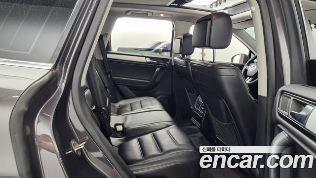 Volkswagen Touareg V6 3.0 TDI Bluemotion 7P5 2013 — фото 12