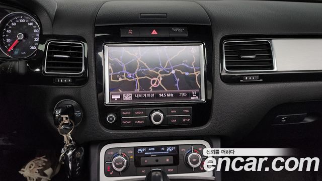 Volkswagen Touareg V6 3.0 TDI Bluemotion 7P5 2013 — фото 14