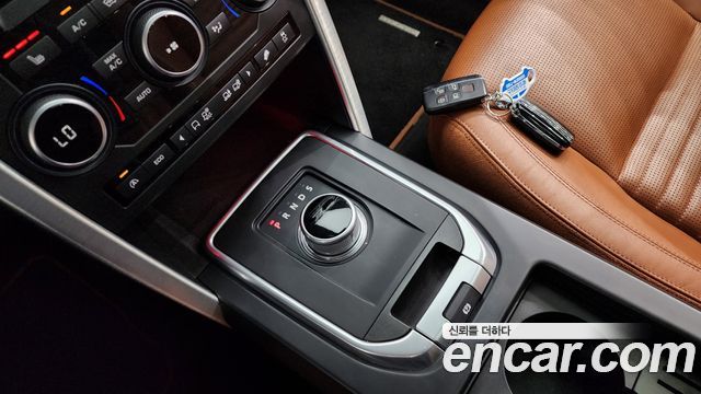 Land Rover Discovery Sport 2.0 TD4 HSE Luxury 2016 — фото 9