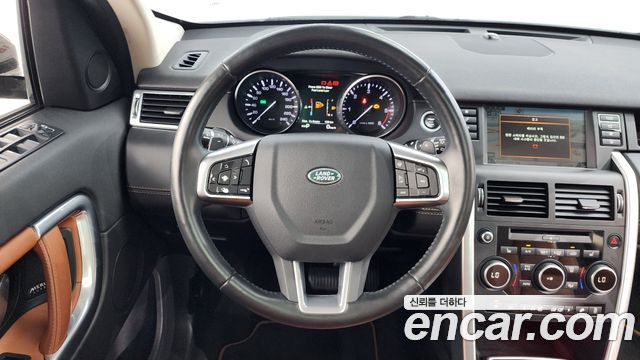 Land Rover Discovery Sport 2.0 TD4 HSE Luxury 2016 — фото 13