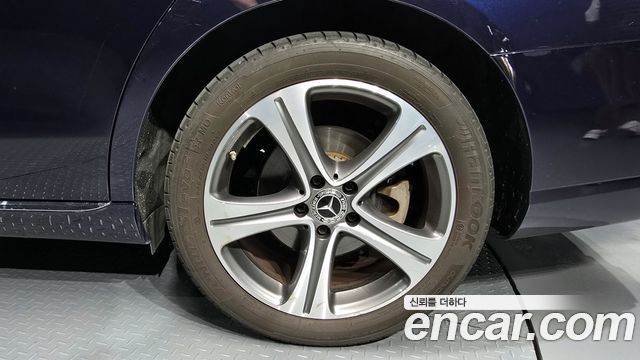 Mercedes-Benz E-Class (W213) E300 Avantgarde 2019 — фото 5