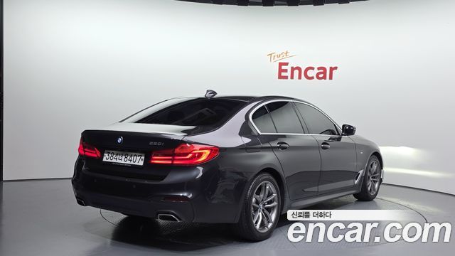 BMW 5 Series (G30) 520i M Sport 2020 — фото 2