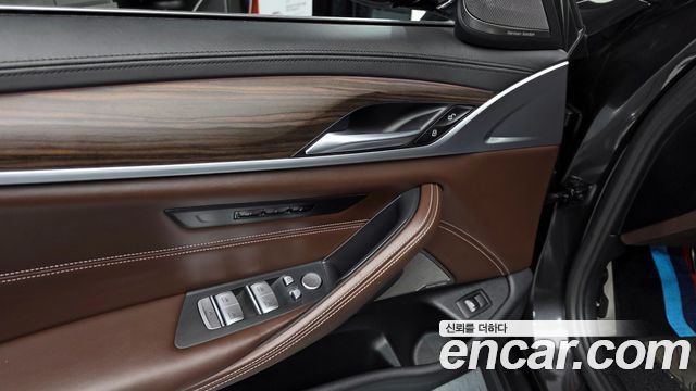 BMW 5 Series (G30) 520i M Sport 2020 — фото 11
