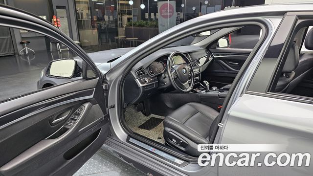 BMW 5 Series (F10) 530d xDrive M Aero Dynamic 2016 — фото 11