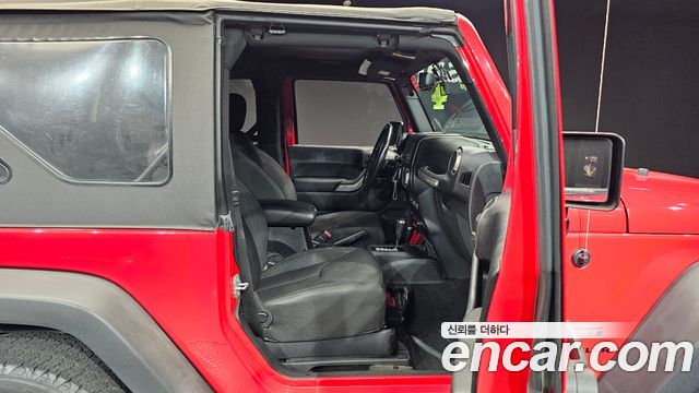 Jeep Wrangler (JK) 3.6 Sport 2Door 2016 — фото 10
