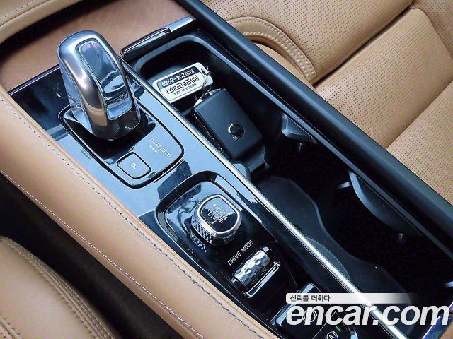 Volvo XC90 (II) T8 Inscription Hybird 2018 — фото 15