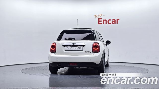MINI Cooper D 5Door Mid 3rd 2015 — фото 4