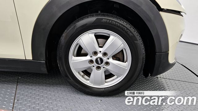 MINI Cooper D 5Door Mid 3rd 2015 — фото 5
