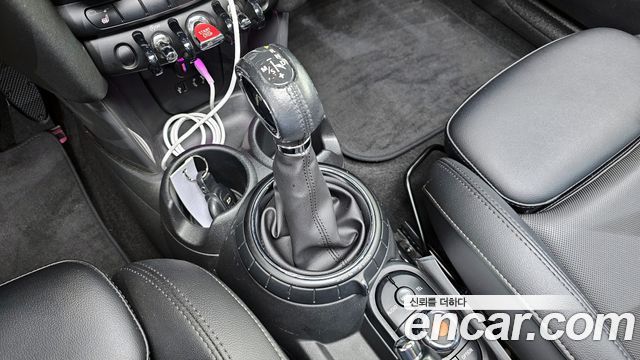 MINI Cooper D 5Door Mid 3rd 2015 — фото 9