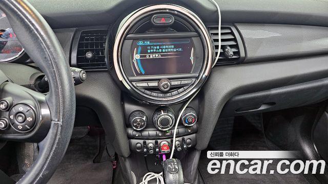 MINI Cooper D 5Door Mid 3rd 2015 — фото 14