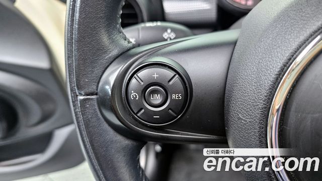 MINI Cooper D 5Door Mid 3rd 2015 — фото 16