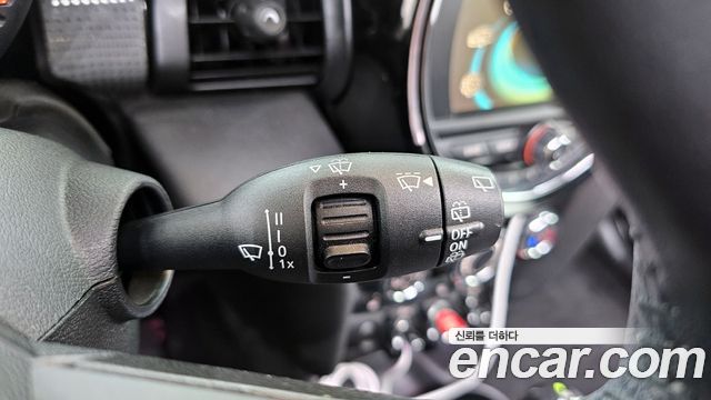 MINI Cooper D 5Door Mid 3rd 2015 — фото 17