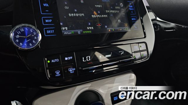 Toyota Prius Prime 1.8 2017 — фото 17