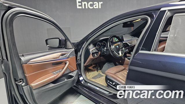 BMW 5 Series (G30) 520d xDrive M Sport Package Plus 2018 — фото 10