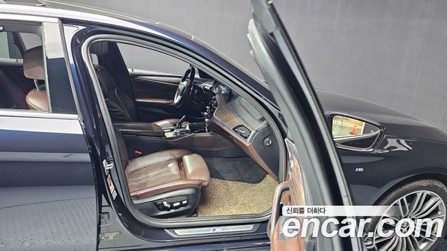 BMW 5 Series (G30) 520d xDrive M Sport Package Plus 2018 — фото 16