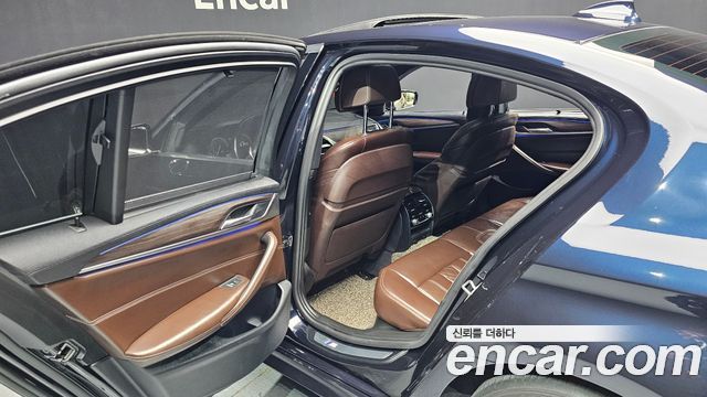 BMW 5 Series (G30) 520d xDrive M Sport Package Plus 2018 — фото 17