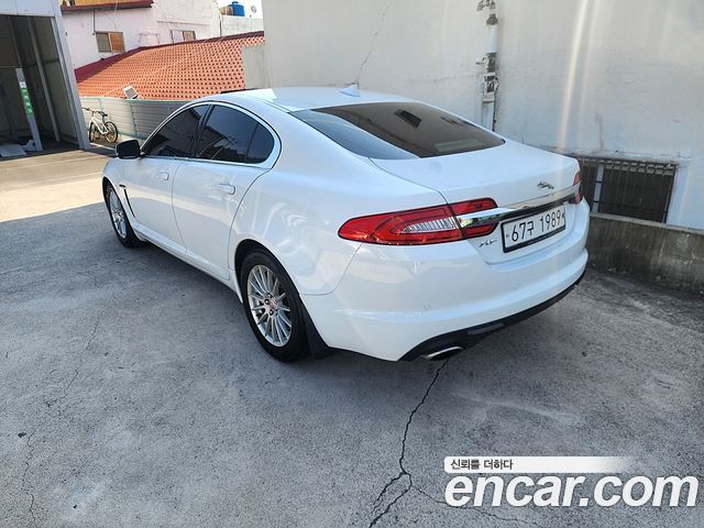 Jaguar XF 2.0 Luxury X250 2014 — фото 4