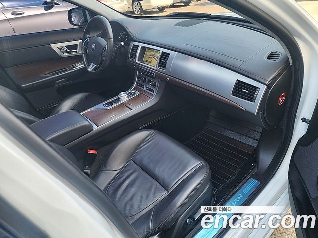 Jaguar XF 2.0 Luxury X250 2014 — фото 20