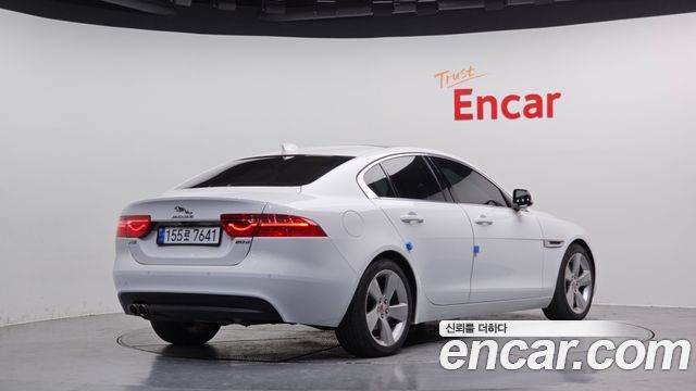Jaguar XE 20d Portfolio 2017 — фото 2