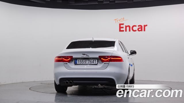 Jaguar XE 20d Portfolio 2017 — фото 4