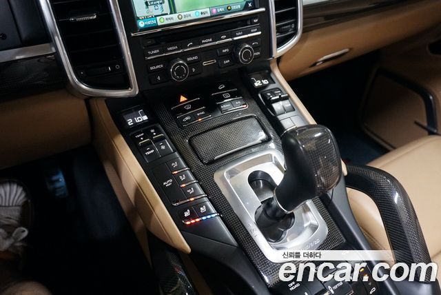 Porsche Cayenne 4.8 Turbo S 958 2014 — фото 9
