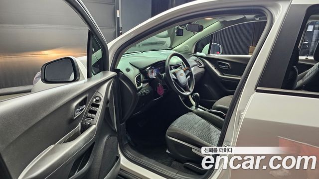 Chevrolet Trax 1.4 LS 2020 — фото 11