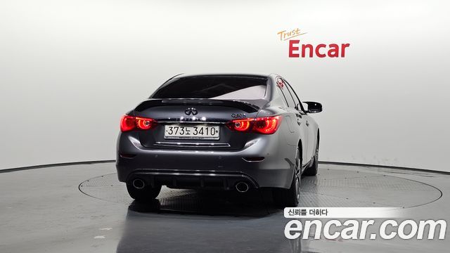 Infiniti Q50 3.5 Hybrid Essence 2016 — фото 4