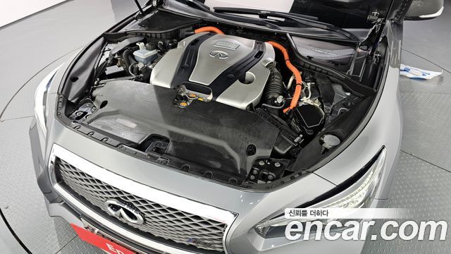 Infiniti Q50 3.5 Hybrid Essence 2016 — фото 6