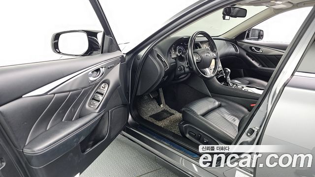 Infiniti Q50 3.5 Hybrid Essence 2016 — фото 10